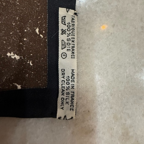 Hermès Carré 90 "Pierres d'Orient et d'Occident" silk scarf. - Picture 4 of 12